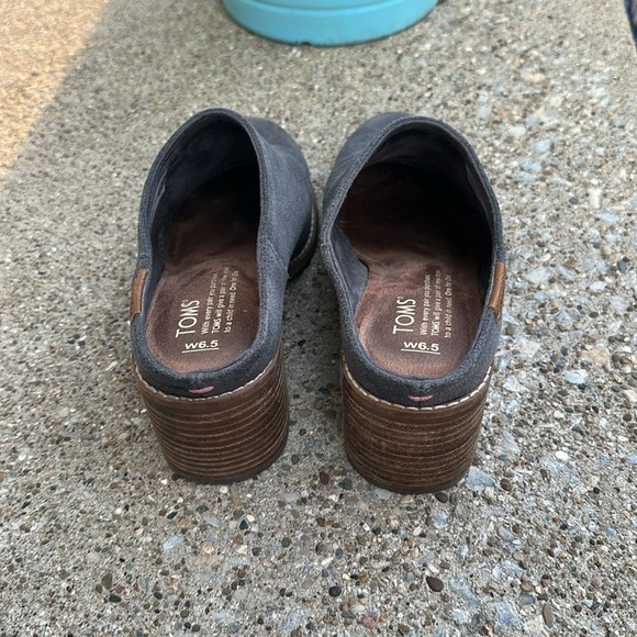 Toms Women’s Slip on Clog size 6.5 - Picture 3 of 5